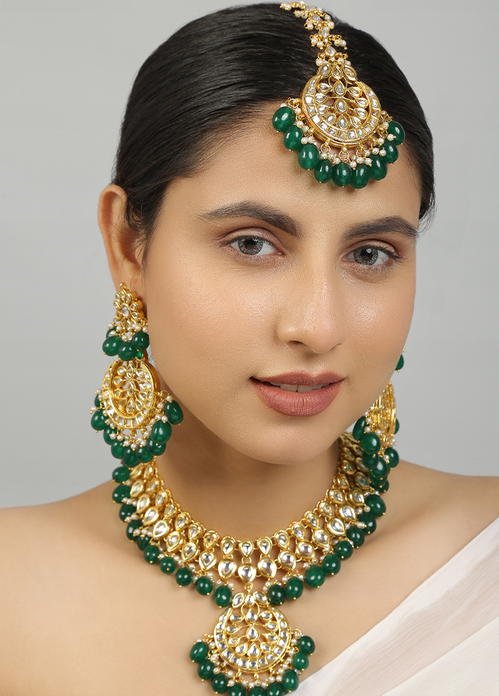 Green Kundan Work Copper And Alloy Necklace With Earrings And Mangtika